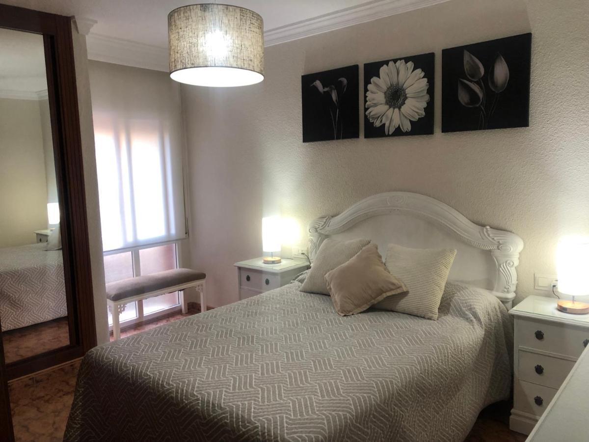 Piso En Pedregalejo A 50M De La Playa. Apartment Malaga Luaran gambar