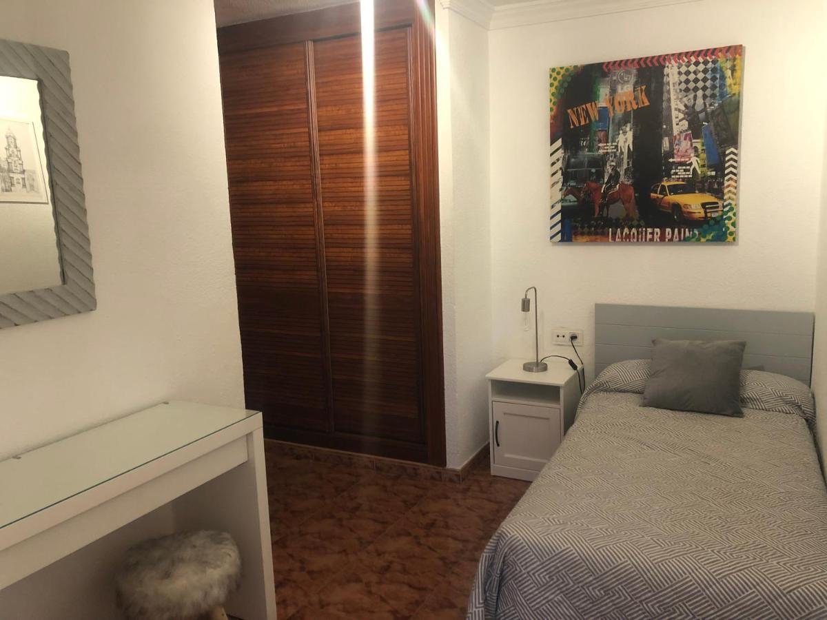 Piso En Pedregalejo A 50M De La Playa. Apartment Malaga Luaran gambar